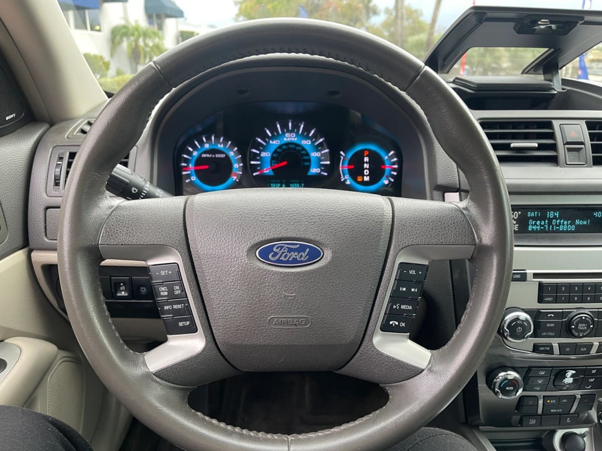 Used 2012 Ford Fusion SEL FWD image 25