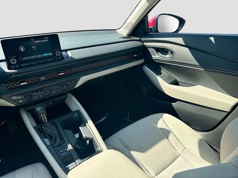 Certified 2023 Honda Accord EX image 27