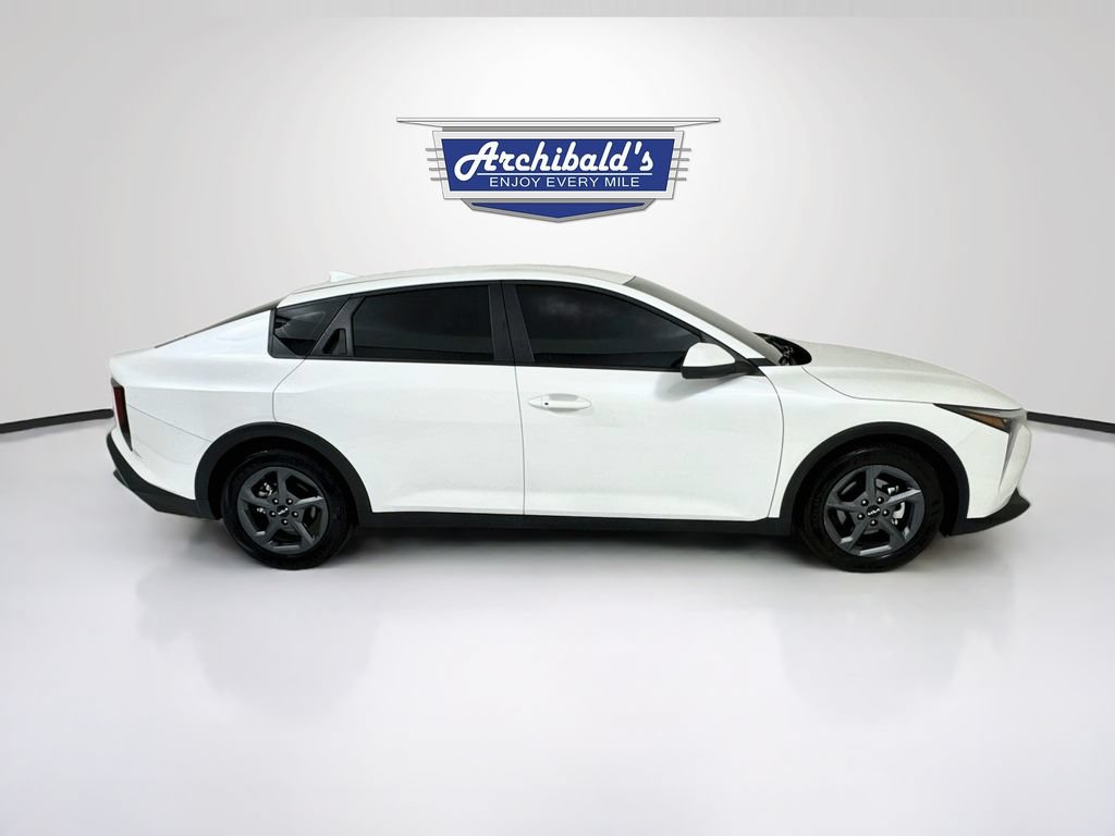 Used 2025 Kia K4 FWD image 9