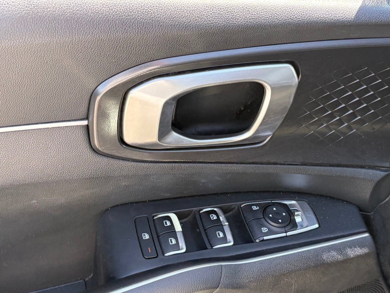 Used 2022 Kia Sorento LX FWD image 6