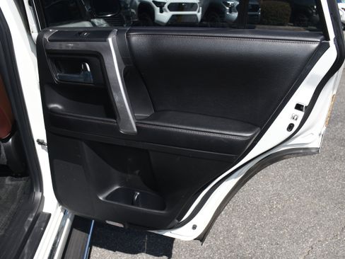 Used 2016 Toyota 4Runner SR5 image 20