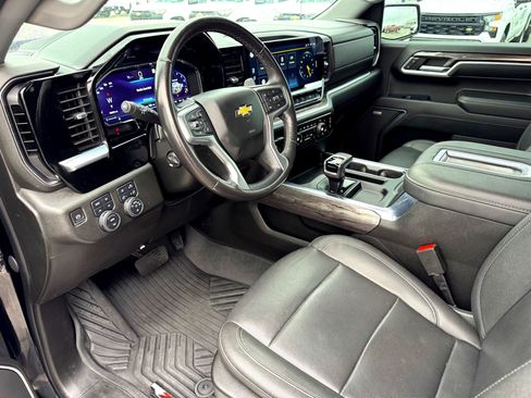 Used 2022 Chevrolet Silverado 1500 LTZ image 10