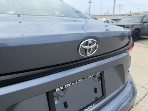 Used 2021 Toyota Corolla LE w/ Carpet Mat Package (TMS) FWD image 8