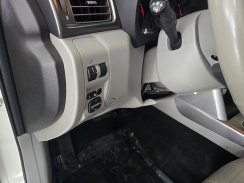 Used 2012 Subaru Forester 2.5X Touring AWD/4WD image 19