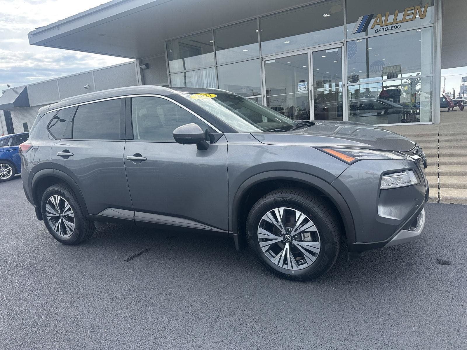 Used 2021 Nissan Rogue SV w/ Premium Package AWD/4WD image 2