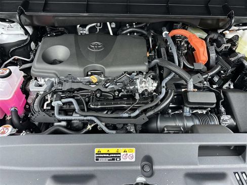 New 2026 Toyota Highlander Platinum image 10