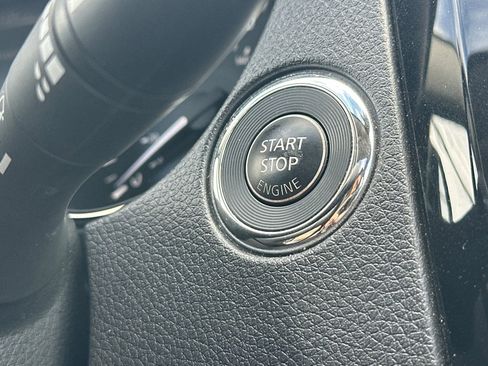Used 2017 Nissan Rogue Sport SL w/ SL Premium Package FWD image 29