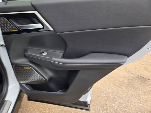 New 2026 Mitsubishi Outlander SE image 9