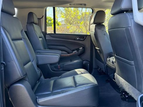 Used 2019 Chevrolet Suburban Premier RWD image 12