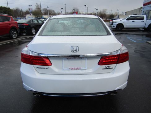Used 2013 Honda Accord Touring image 8