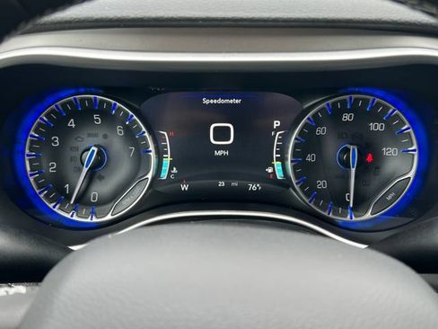 New 2027 Chrysler Pacifica Select AWD/4WD image 19