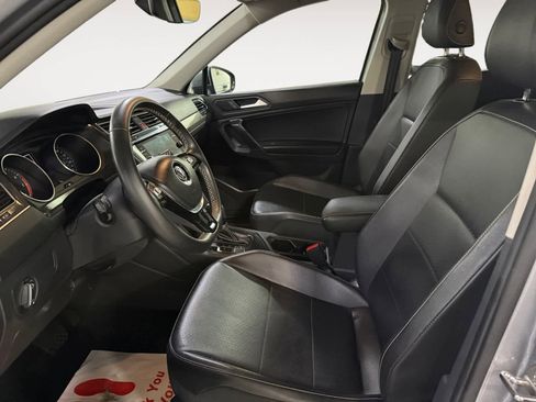 Used 2021 Volkswagen Tiguan SE image 15