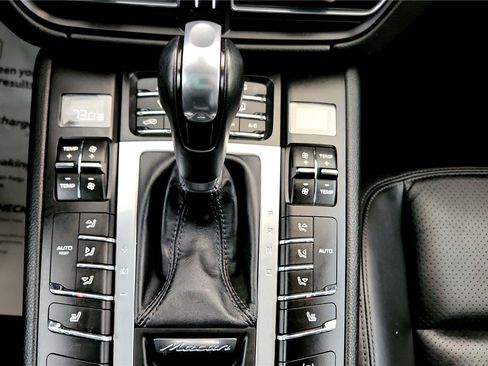 Used 2021 Porsche Macan image 42
