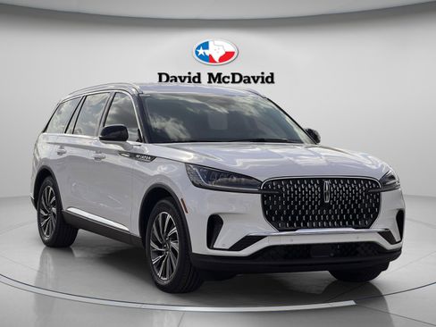 Used 2026 Lincoln Aviator 2WD image 7