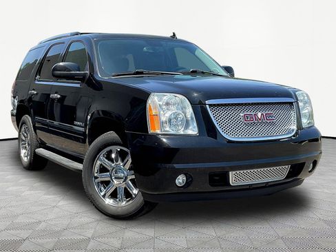 Used 2013 GMC Yukon Denali AWD/4WD image 3