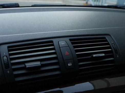 Used 2011 BMW 135i Convertible image 38