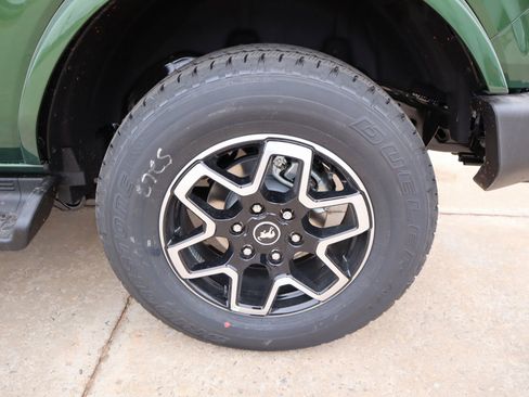 New 2025 Ford Bronco Outer Banks image 18