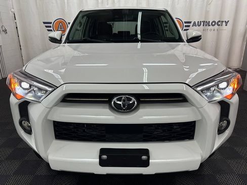 Used 2023 Toyota 4Runner SR5 Premium w/ Moonroof Package AWD/4WD image 3
