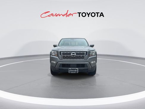 Used 2024 Nissan Frontier SV w/ SV Convenience Package RWD image 3