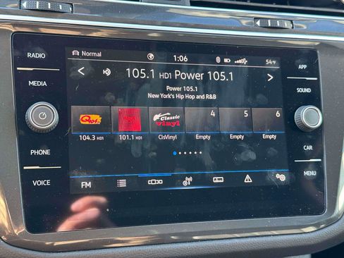 New 2024 Volkswagen Tiguan SE image 24