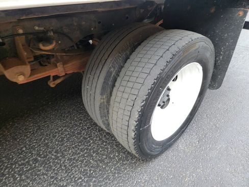 Used 2016 Ford F550 2WD Regular Cab Super Duty image 37