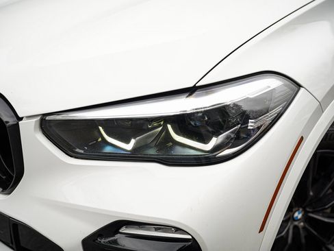 Used 2019 BMW X5 xDrive40i w/ M Sport Package image 3