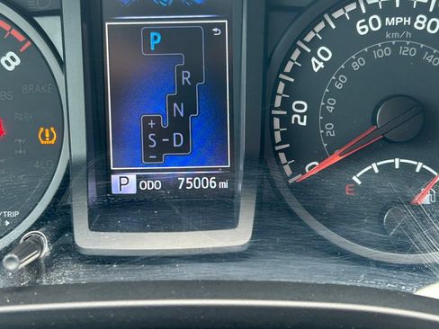 Used 2021 Toyota Tacoma SR w/ SR Convenience Package RWD image 28