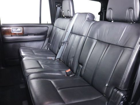 Used 2016 Lincoln Navigator Select RWD image 35
