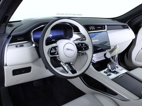 New 2026 Jaguar F-PACE R-Dynamic S image 16