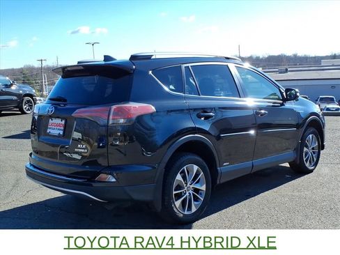 Used 2018 Toyota RAV4 XLE w/ Convenience Package image 7