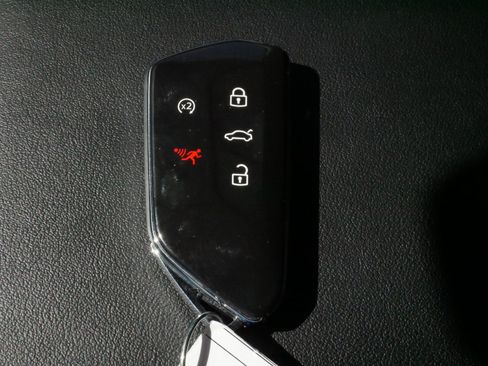 Used 2024 Volkswagen Atlas Peak Edition SE AWD/4WD image 32