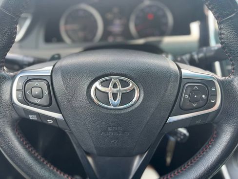 Used 2015 Toyota Camry SE FWD image 12