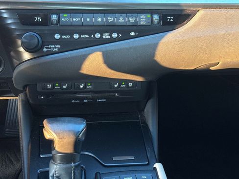 Used 2019 Lexus ES 350 w/ Premium Package image 23