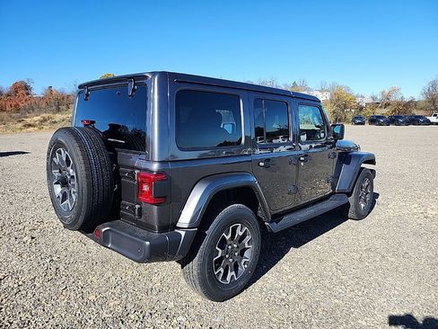 New 2026 Jeep Wrangler Unlimited Sahara AWD/4WD image 3