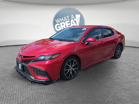 Used 2023 Toyota Camry SE FWD image 8