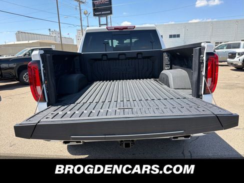 New 2026 GMC Sierra 1500 AT4 AWD/4WD image 9
