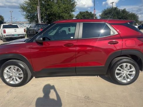Used 2025 Chevrolet TrailBlazer LS w/ LS Convenience Package FWD image 5