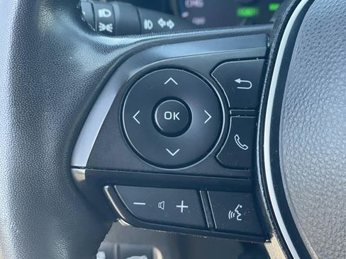 Used 2021 Toyota RAV4 XLE Premium image 8