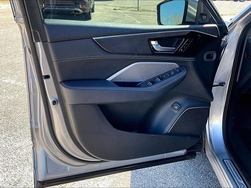 Used 2023 Acura MDX SH-AWD w/ Advance Package image 23