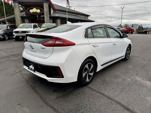 Used 2019 Hyundai Ioniq SEL image 4