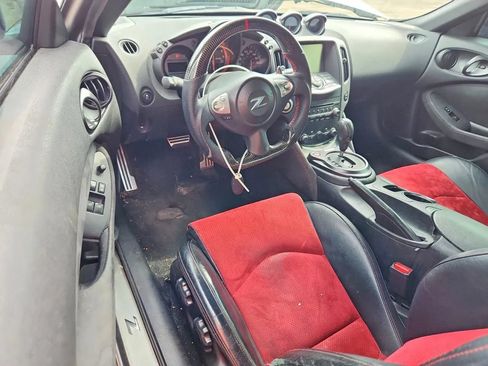 Used 2016 Nissan 370Z NISMO RWD image 8