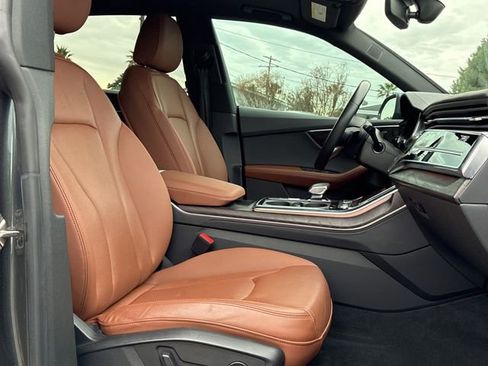 Used 2022 Audi Q8 Prestige image 10