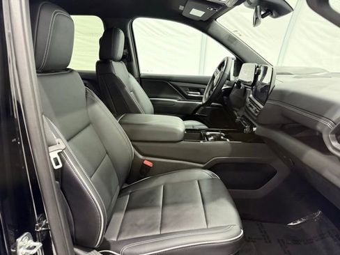 Used 2025 Chevrolet Silverado EV LT image 21