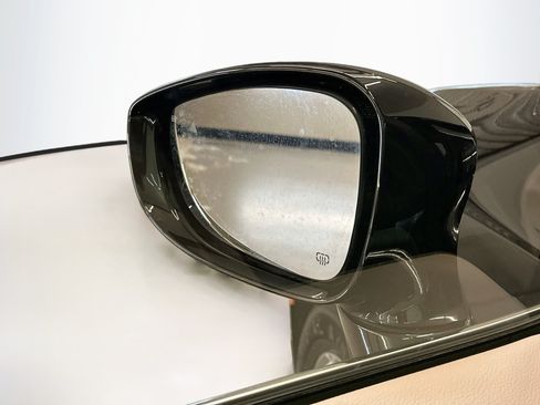 Used 2024 Chrysler Pacifica Touring-L FWD image 16
