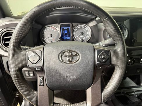 Used 2017 Toyota Tacoma TRD Sport w/ Tow Package (A/T) AWD/4WD image 20