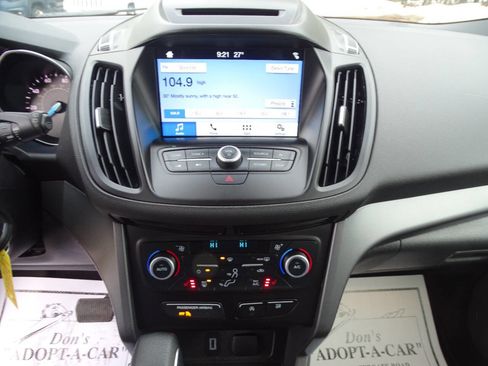 Used 2018 Ford Escape SE w/ SE SYNC Package image 17