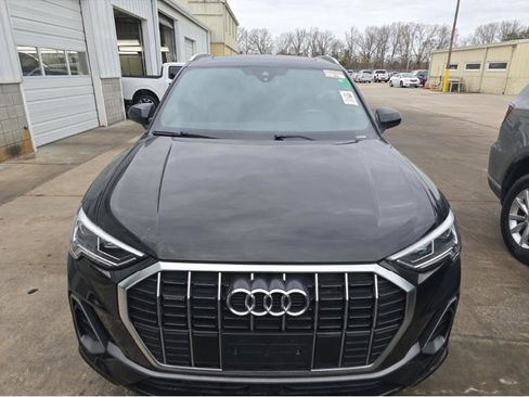 Used 2023 Audi Q3 2.0T Premium AWD/4WD image 2