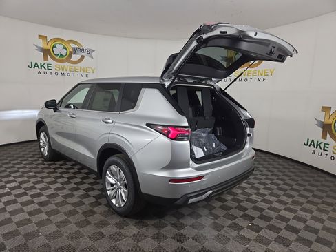 New 2026 Mitsubishi Outlander ES image 30