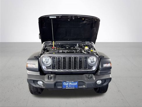 Used 2025 Jeep Wrangler Sport image 21