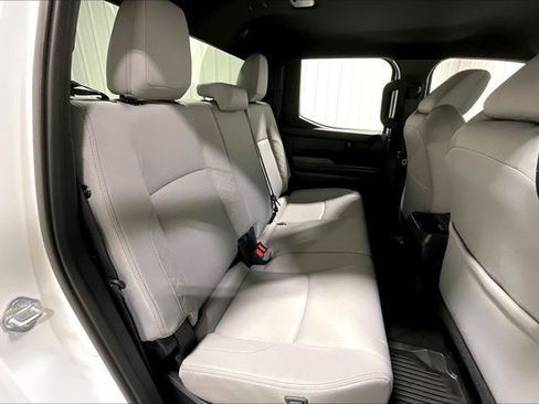 Certified 2025 Toyota Tacoma SR5 AWD/4WD image 28